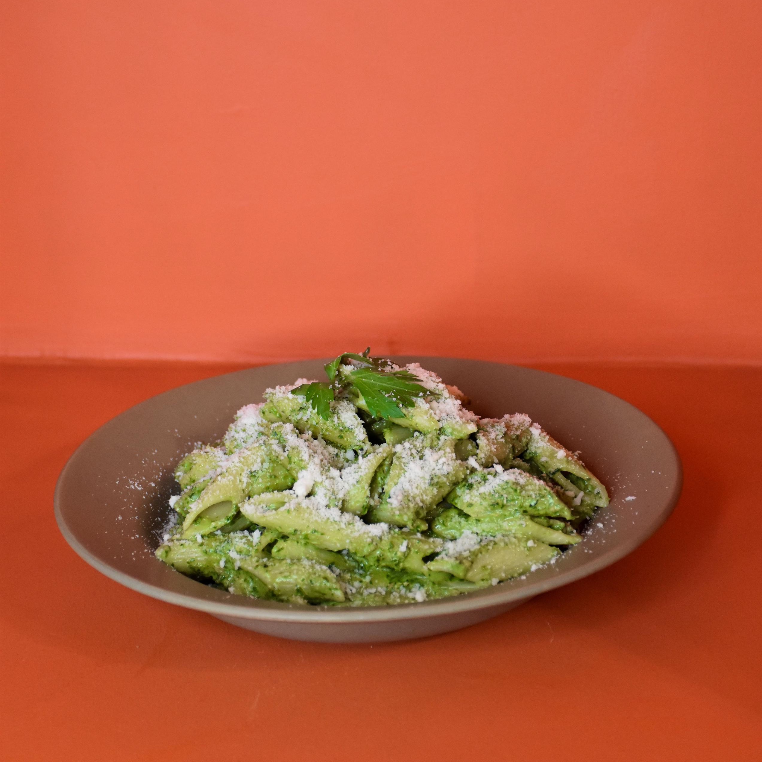 Pesto Soslu Tavuklu Penne